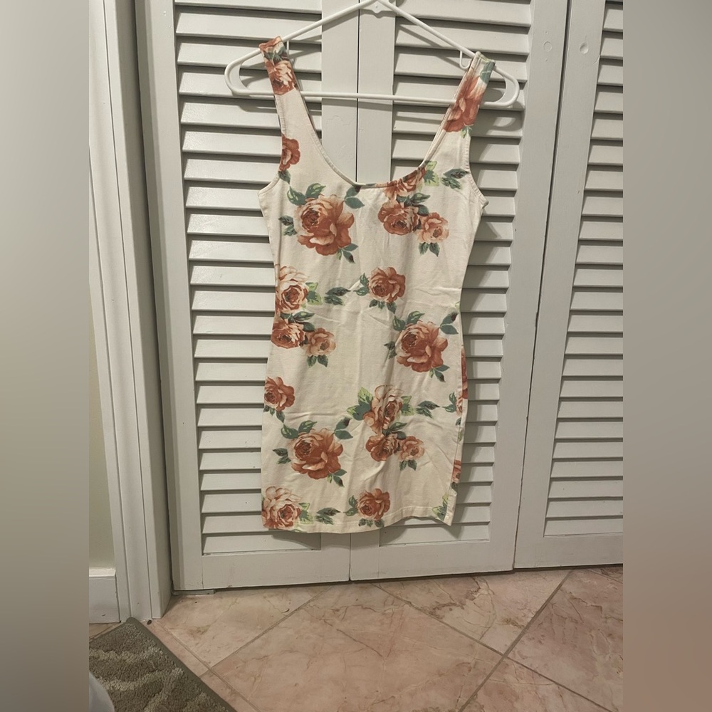 Woman’s floral body con dress